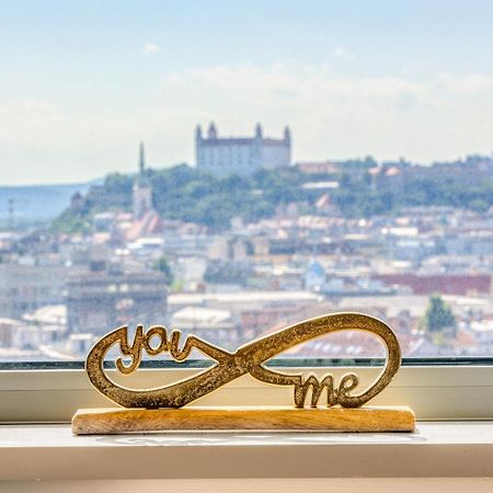 Sky Park 1 - Luxurious #Instaworthy Apartment In Downtown City Center With Included Parking, Best Address In Town Братислава Екстериор снимка