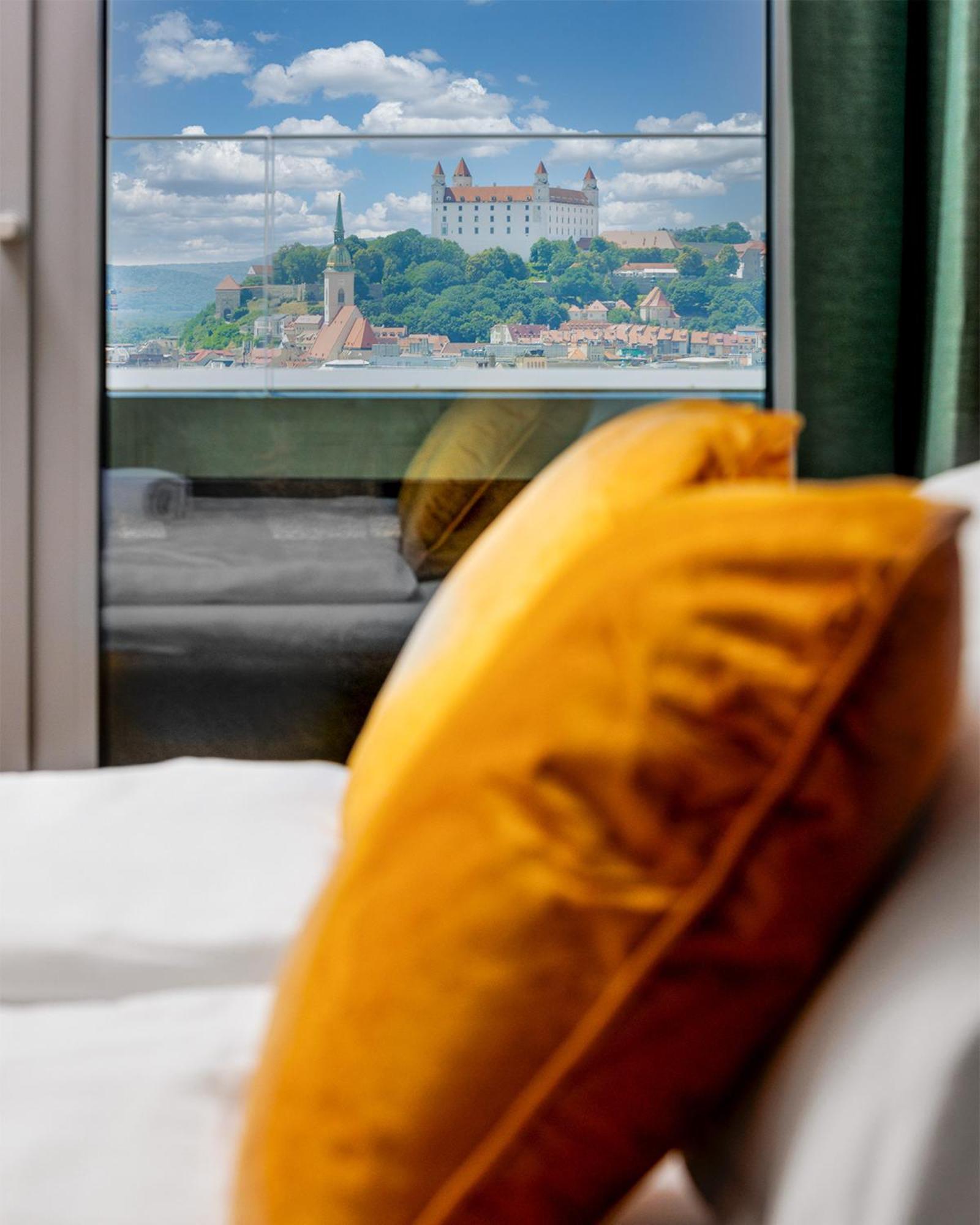 Sky Park 1 - Luxurious #Instaworthy Apartment In Downtown City Center With Included Parking, Best Address In Town Братислава Екстериор снимка