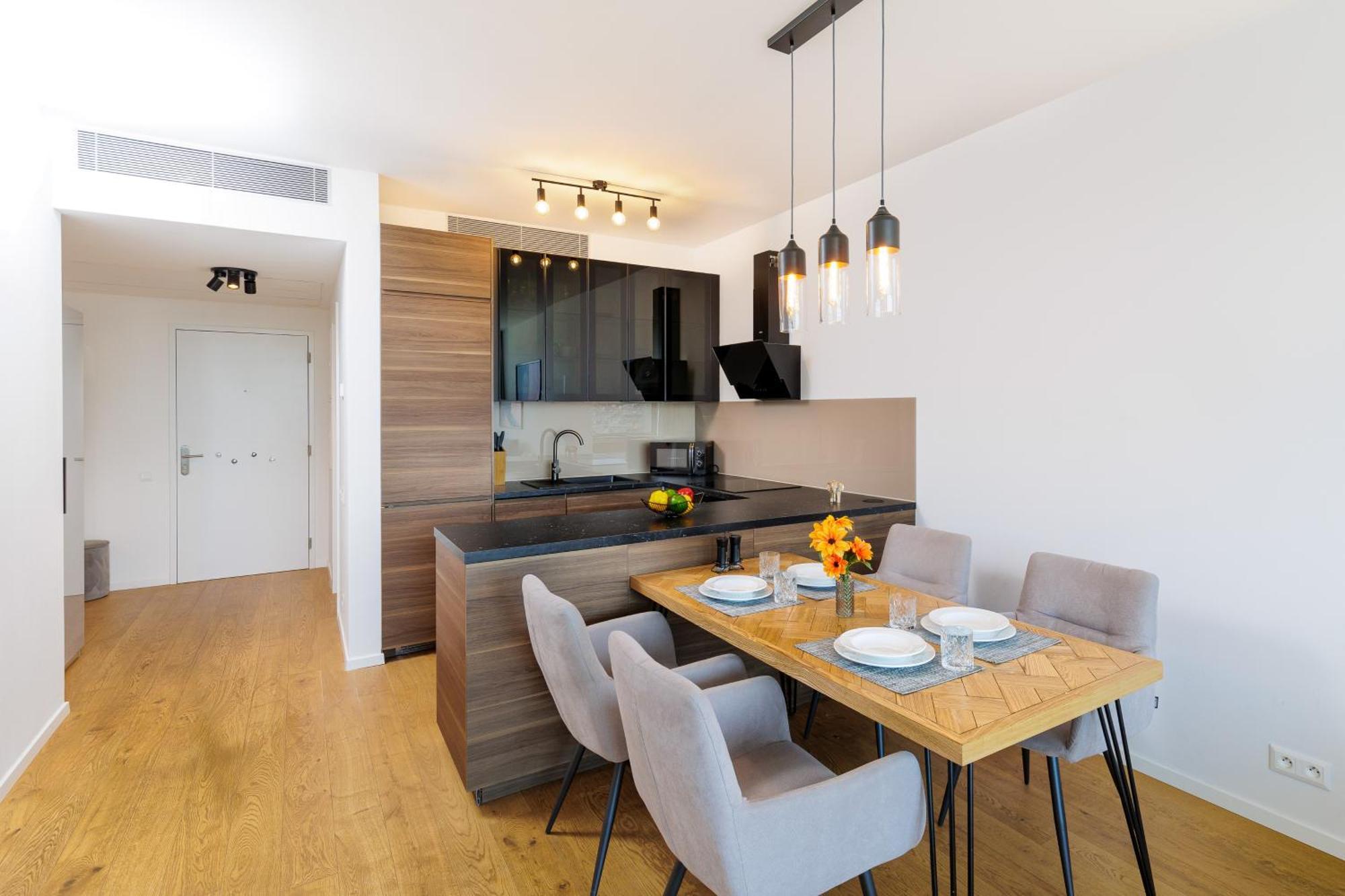 Sky Park 1 - Luxurious #Instaworthy Apartment In Downtown City Center With Included Parking, Best Address In Town Братислава Екстериор снимка
