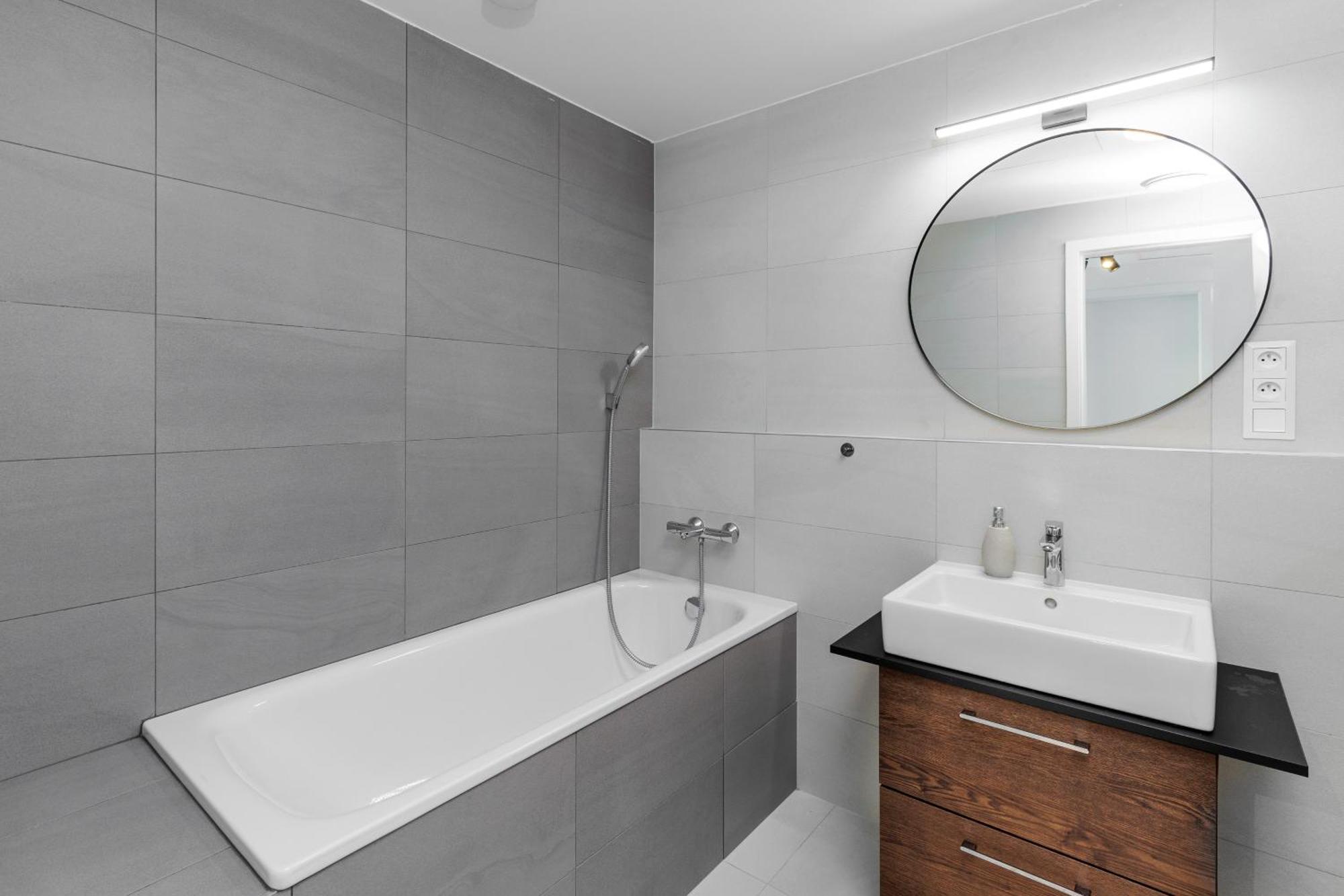 Sky Park 1 - Luxurious #Instaworthy Apartment In Downtown City Center With Included Parking, Best Address In Town Братислава Екстериор снимка